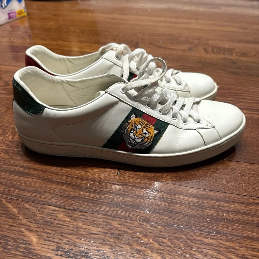 Gucci White Leather Sneakers with Green & Red Web and Tiger Patch - Picture 4 of 4